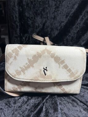 Simply Vera Wang Neutral Tie-Dye Crossbody Bag with Signature Accent